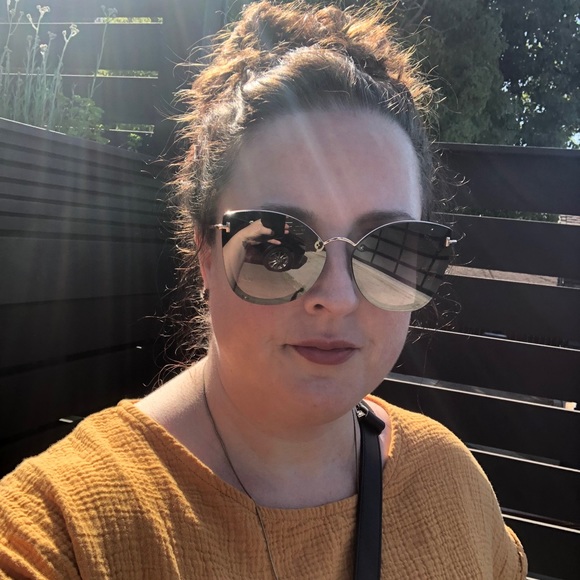 Meet your Posher, Melissa - Picture 5 of 5